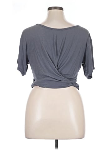 Victoria's Secret Short Sleeve T-Shirt (view 2)