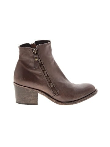 Attilio Giusti Leombruni Ankle Boots (view 1)