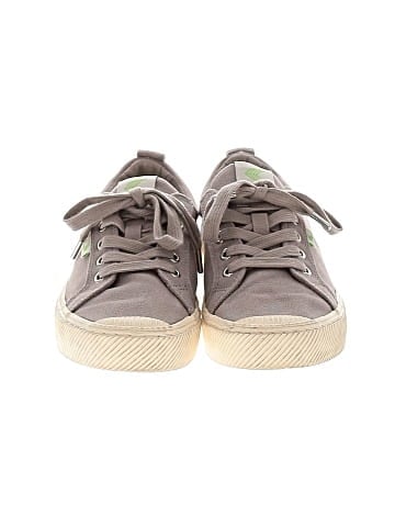 Cariuma Sneakers (view 2)