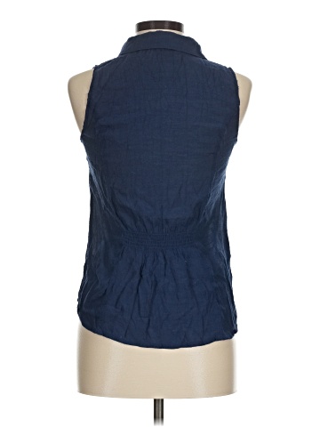 E&M Collection Sleeveless Button-Down Shirt (view 2)