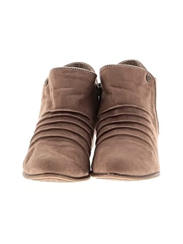 Daisy Fuentes Ankle Boots (view 2)