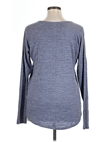 Abercrombie & Fitch Long Sleeve T-Shirt (view 2)