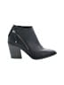 Universal Thread Black Ankle Boots Size 5 1/2 - photo 1