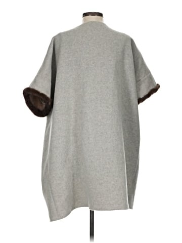 Vilagallo Poncho (view 2)