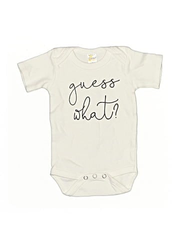 Laughing Giraffe Short Sleeve Onesie (view 1)