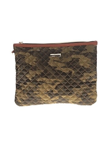 Joan & David Clutch (view 1)
