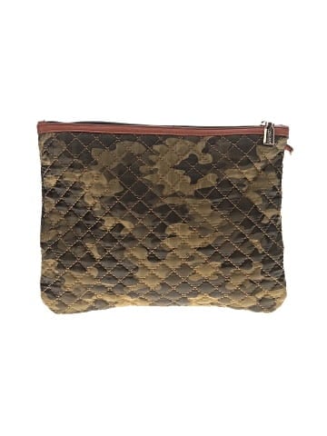 Joan & David Clutch (view 2)