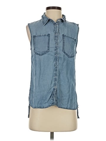 Forever 21 Sleeveless Button-Down Shirt (view 1)