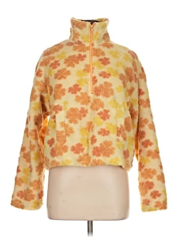 Akaiv Pullover Sweater (view 1)