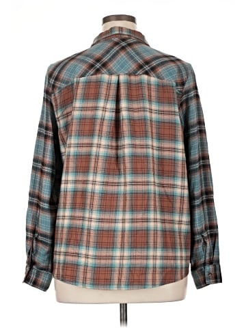 Maurices Long Sleeve Button-Down Shirt (view 2)