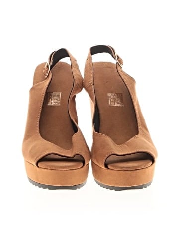 Unbranded Wedges (view 2)