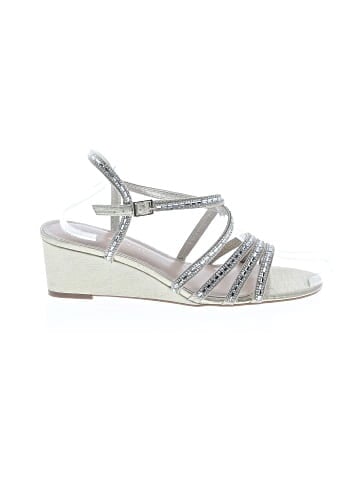 Kelly & Katie Wedges (view 1)
