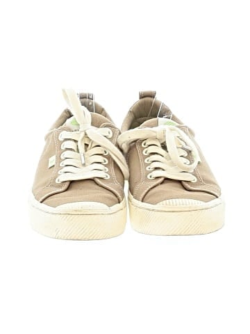 Cariuma Sneakers (view 2)