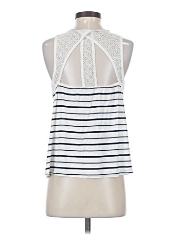 Hem & Thread Sleeveless Blouse (view 2)