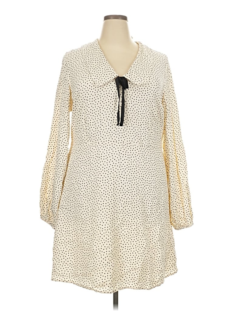 Old Navy Casual Dress In White