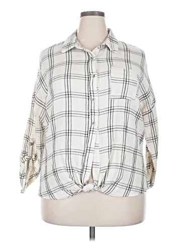 Korye 3/4 Sleeve Button-Down Shirt (view 1)