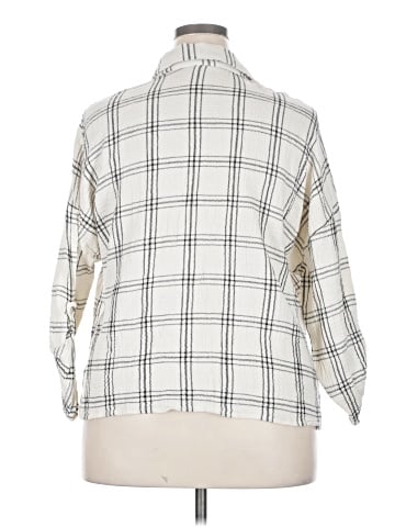 Korye 3/4 Sleeve Button-Down Shirt (view 2)