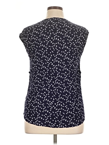Le Lis Sleeveless Blouse (view 2)