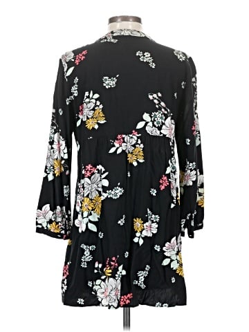 Old Navy Casual Dress (view 2)