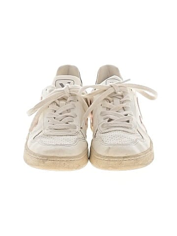 VEJA Sneakers (view 2)