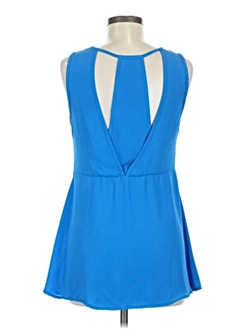 Zouk Sleeveless Blouse (view 2)