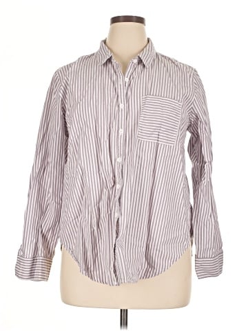Maurices Long Sleeve Button-Down Shirt (view 1)