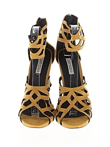 Cape Robbin Heels (view 2)