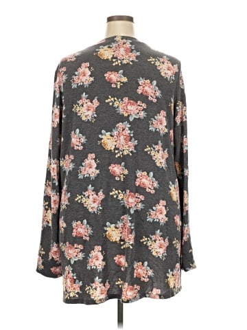 Agnes & Dora Cardigan (view 2)