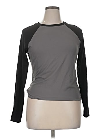 Trendy Queen Long Sleeve T-Shirt (view 1)