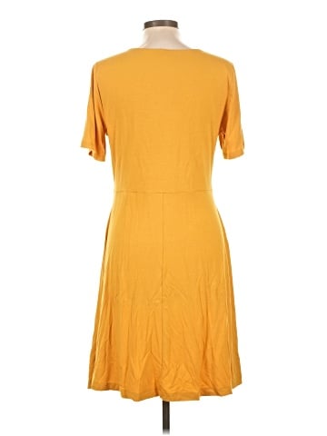 Old Navy Casual Dress (view 2)