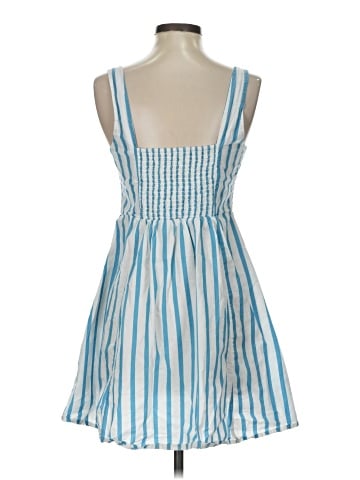 Old Navy Casual Dress (view 2)