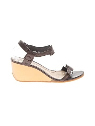 Camper Wedges (view 1)