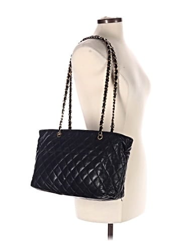 Chanel Vintage Leather Shoulder Bag (view 2)