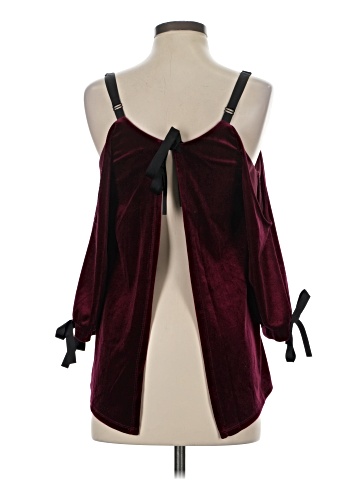 Romeo & Juliet Couture Sleeveless Blouse (view 2)