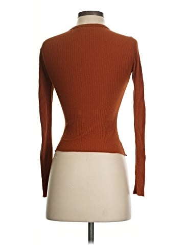 Urban Outfitters Long Sleeve T-Shirt (view 2)