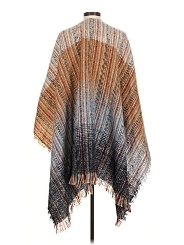 Cejon Poncho (view 2)