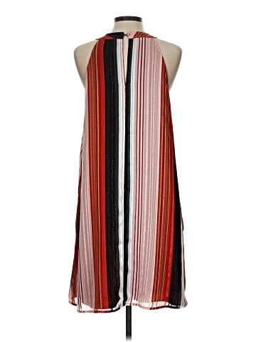 Chloe Oliver Casual Dress (view 2)
