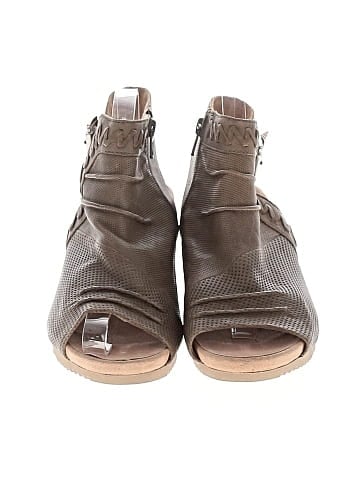 Earth Wedges (view 2)