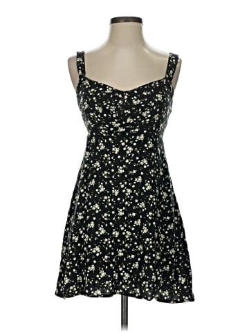 Old Navy Casual Dress (view 1)