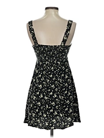 Old Navy Casual Dress (view 2)