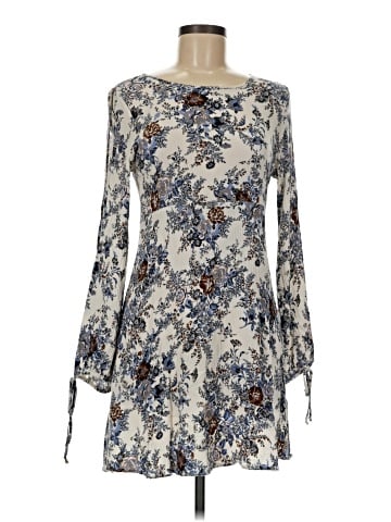 American Eagle Outfitters Casual Dress (view 1)