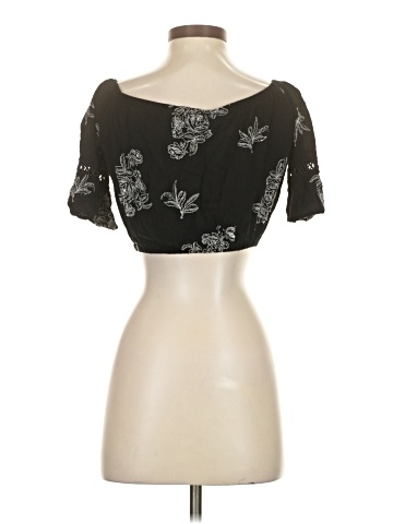 Kendall & Kylie Short Sleeve Top (view 2)