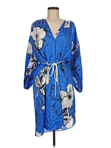 Robert Graham Casual Dress (view 1)
