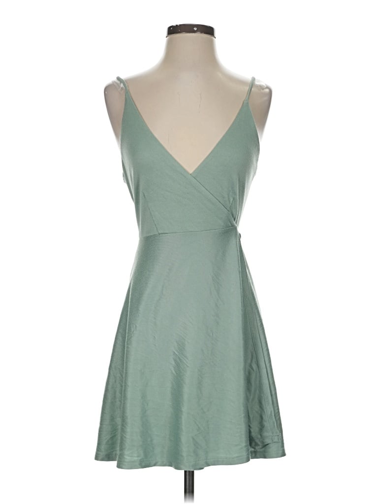 Pre-owned Rvca Sleeveless Top Green Plunge Neckline Tops
