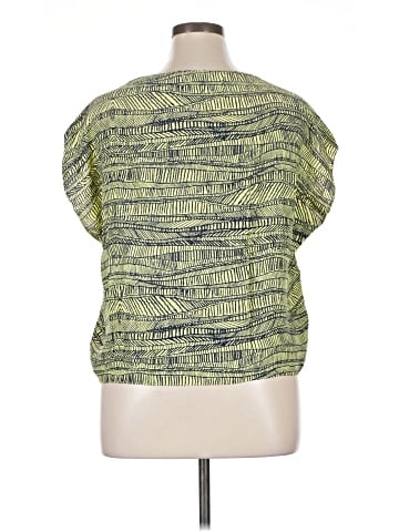 Veronika Maine Short Sleeve Blouse (view 2)