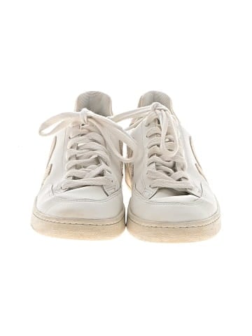 VEJA Sneakers (view 2)