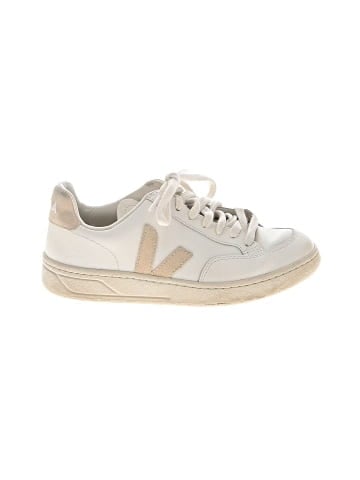VEJA Sneakers (view 1)