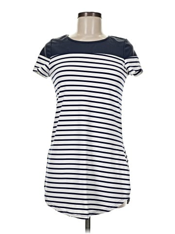 ava. Short Sleeve T-Shirt (view 1)