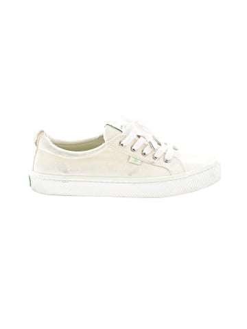 Cariuma Sneakers (view 1)