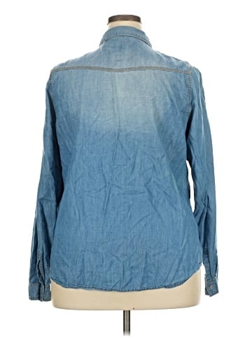 Maurices Long Sleeve Button-Down Shirt (view 2)
